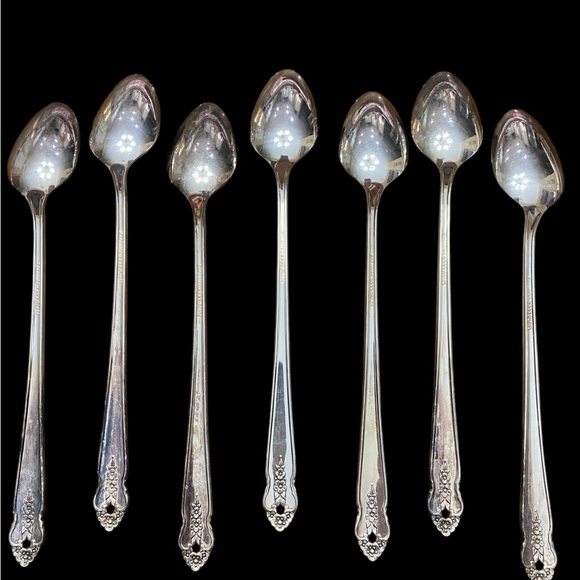 Vintage Oneida Iced tea spoons “Distinction" pattern set of 7 - Picture 2 of 3